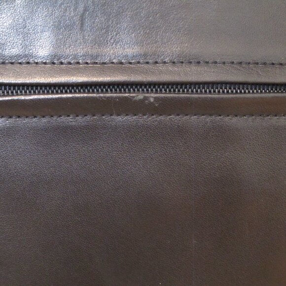 🖤 Perlina Black Leather Shoulder Bag – Restored & Everyday Ready - Picture 11 of 13